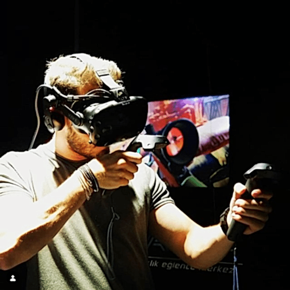Vr House Beşiktaş'taki VR cihaz sayısını 4'ten 8'e çıkardı.