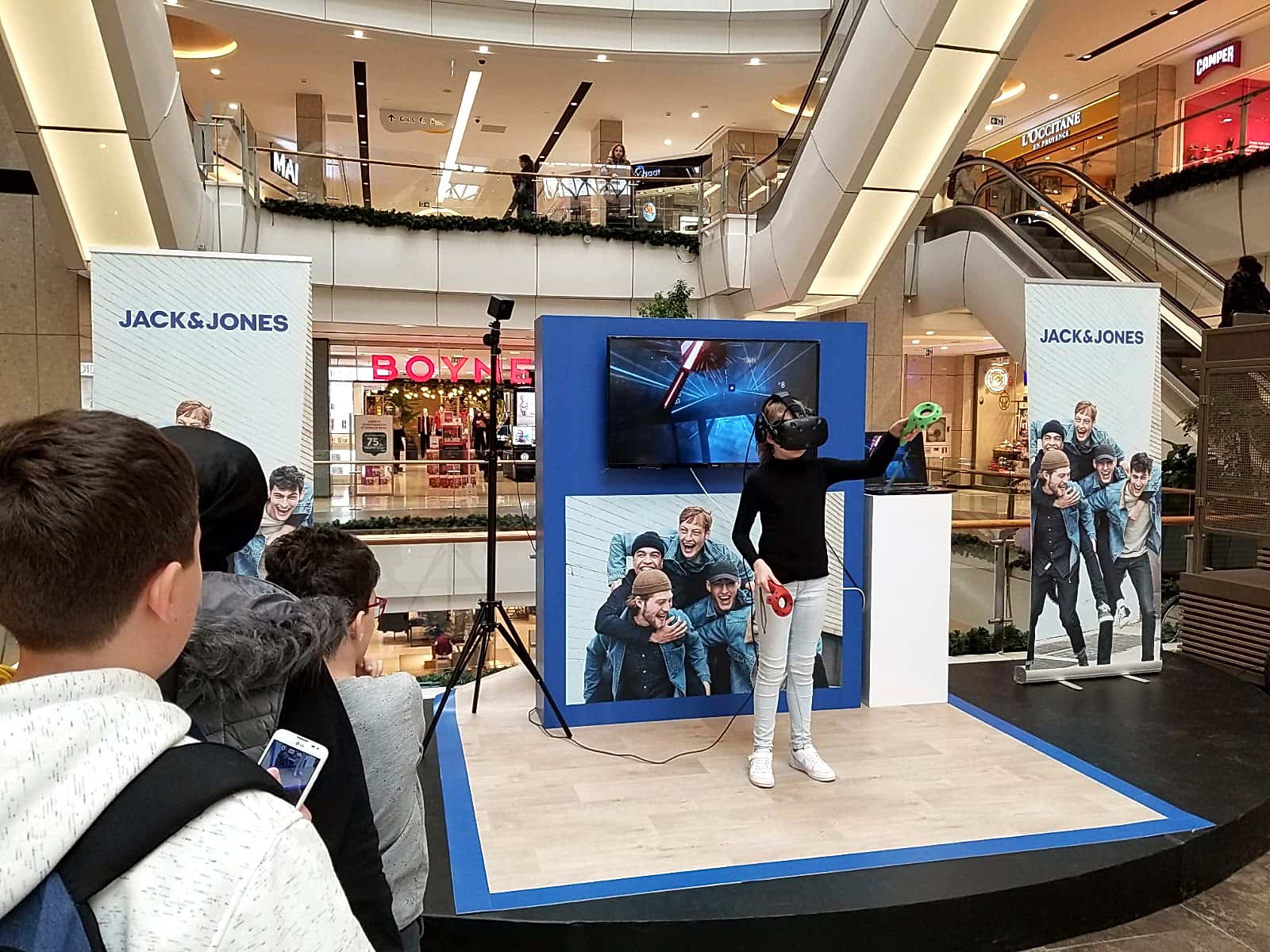 Jack and Jones Capitol AVM Mağaza Açılışında VR House İle Sanal Gerçeklik Deneyimi